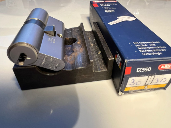 ABUS EC550 30/30mm mit 8 Schlüssel, #SALE 545